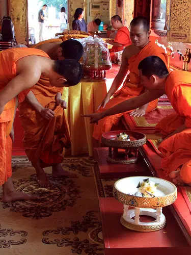 Thailand ─ Traditionen, Moderne und Meer