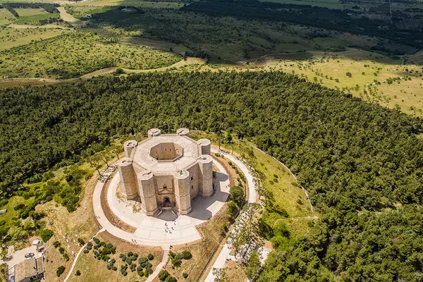 Apulien - Trulli, Staufer und mediterrane Auszeit