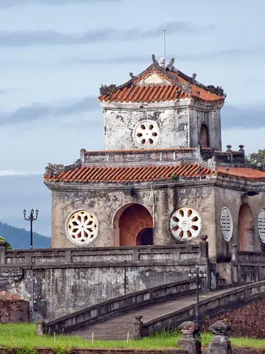 Vietnam umfassend
