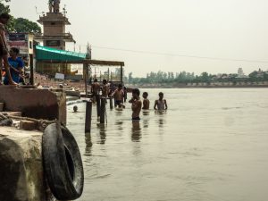 Menschen, baden, Ganges, Fluss, Dämmerung, Ufer, Reifen, Treppe,