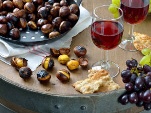 Italienische Kastagnen und ein Glas Rotwein