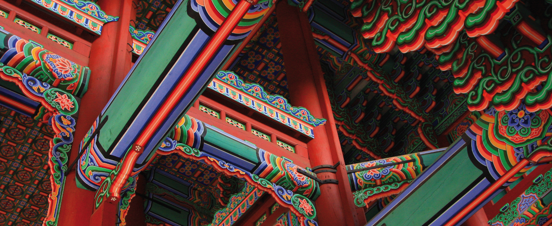 Südkorea ein farbenfroher Tempel von innen | Gebeco