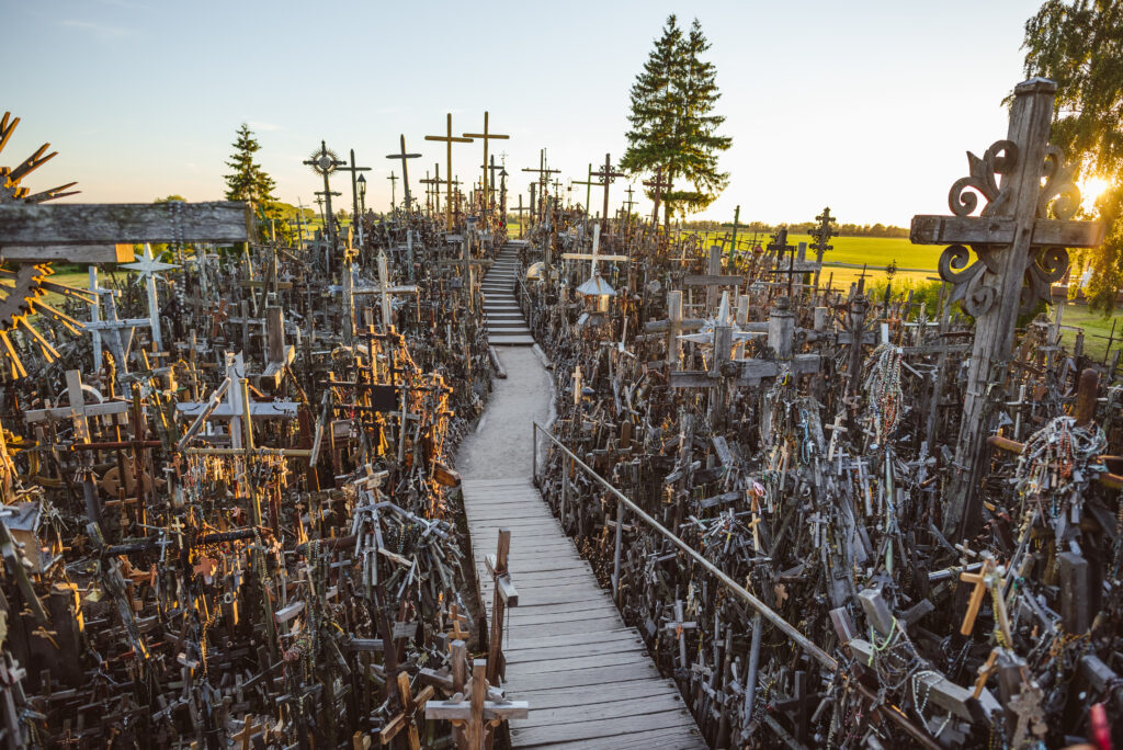 Litauen - Hill of Crosses | Gebeco