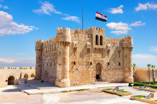 Qaitbay-Zitadelle in Alexandria mit Blick auf die historische Festung am Mittelmeer. | Gebeco