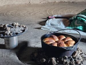 Brot an der Kochstelle im Basotho Village, Südafrika I Gebeco