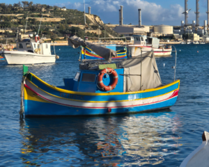 Luzzu-Boot im Hafen von Marsaxlokk, Malta I Gebeco