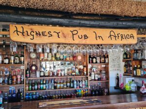 Highest Pub in Africa am Sani Pass, Südafrika I Gebeco
