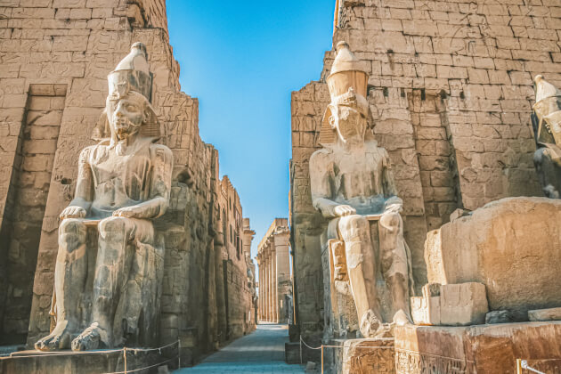 Tempel von Karnak in Luxor, Ägypten mit Säulenhalle und antiker Architektur. | Gebeco