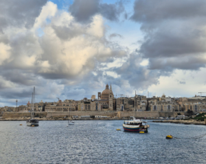 Blick vom Wasser auf Valletta, Malta I Gebeco