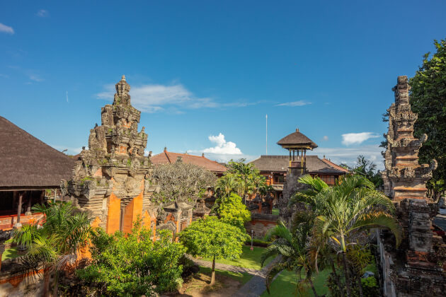 Traditionelle balinesische Architektur im Bali Museum in Denpasar, Indonesien. | Gebeco
