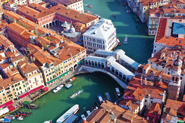 Zu den Informationen über Venedig