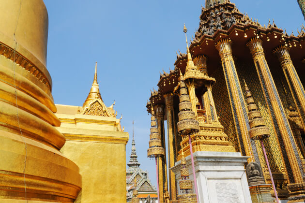 Goldene Tempel und Pagoden im Grand Palace von Bangkok. | Gebeco