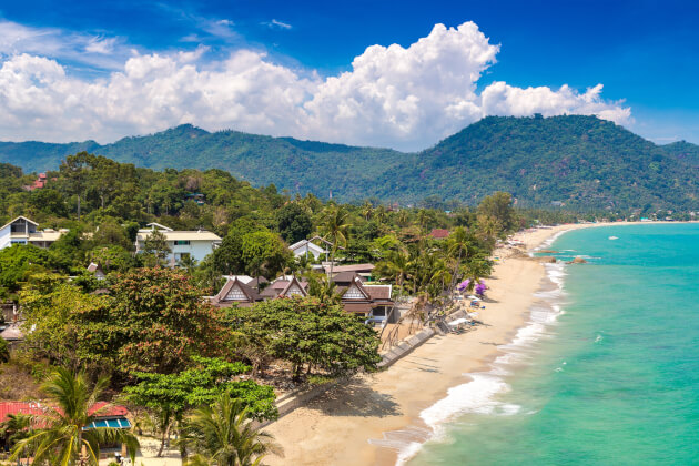 Malerische Küstenlandschaft mit tropischem Grün und Stränden auf Koh Samui. | Gebeco
