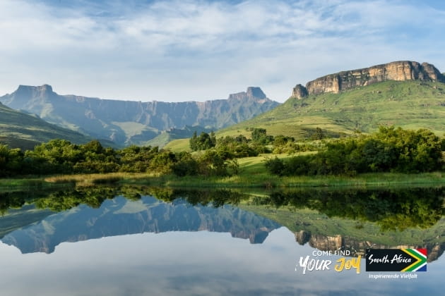 Bergsee in Südafrika | Landschaftsaufnahme mit Spiegelung Zu den Ländertipps für Südafrika